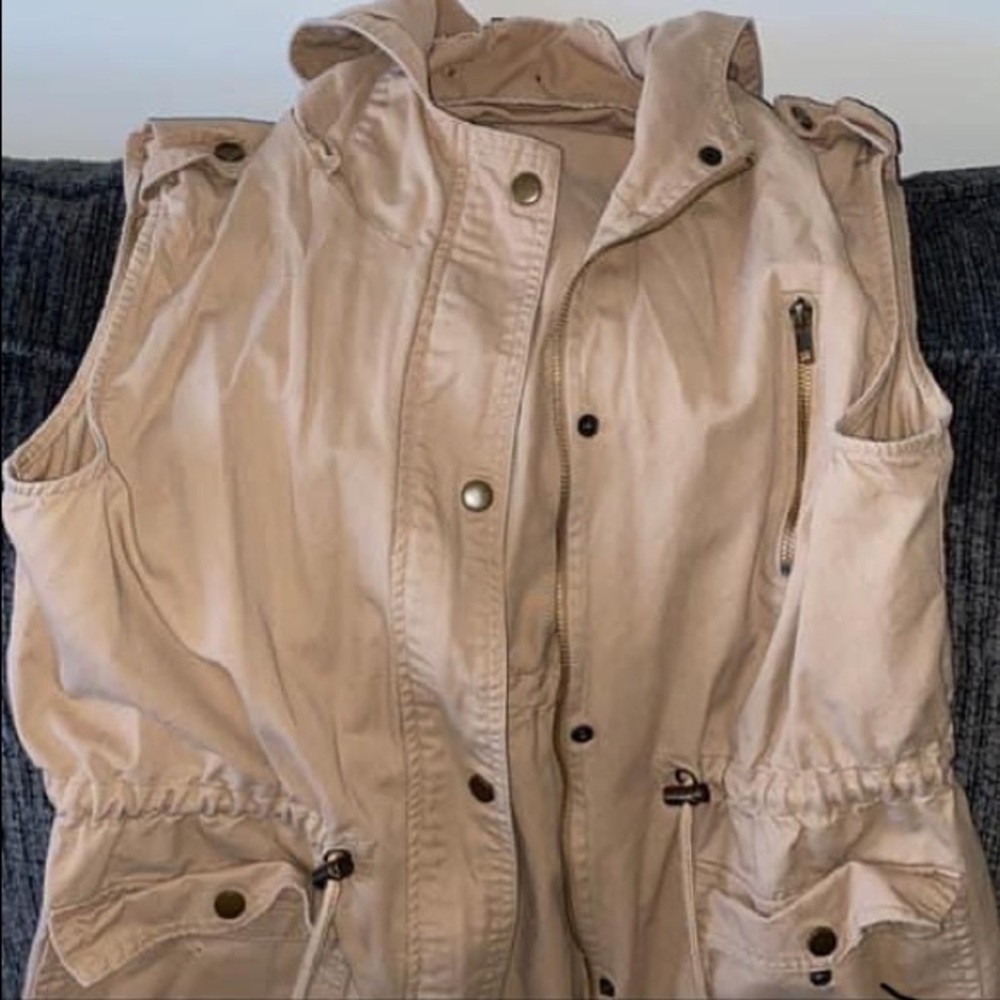 Zenan Outfitters Hooded Vest